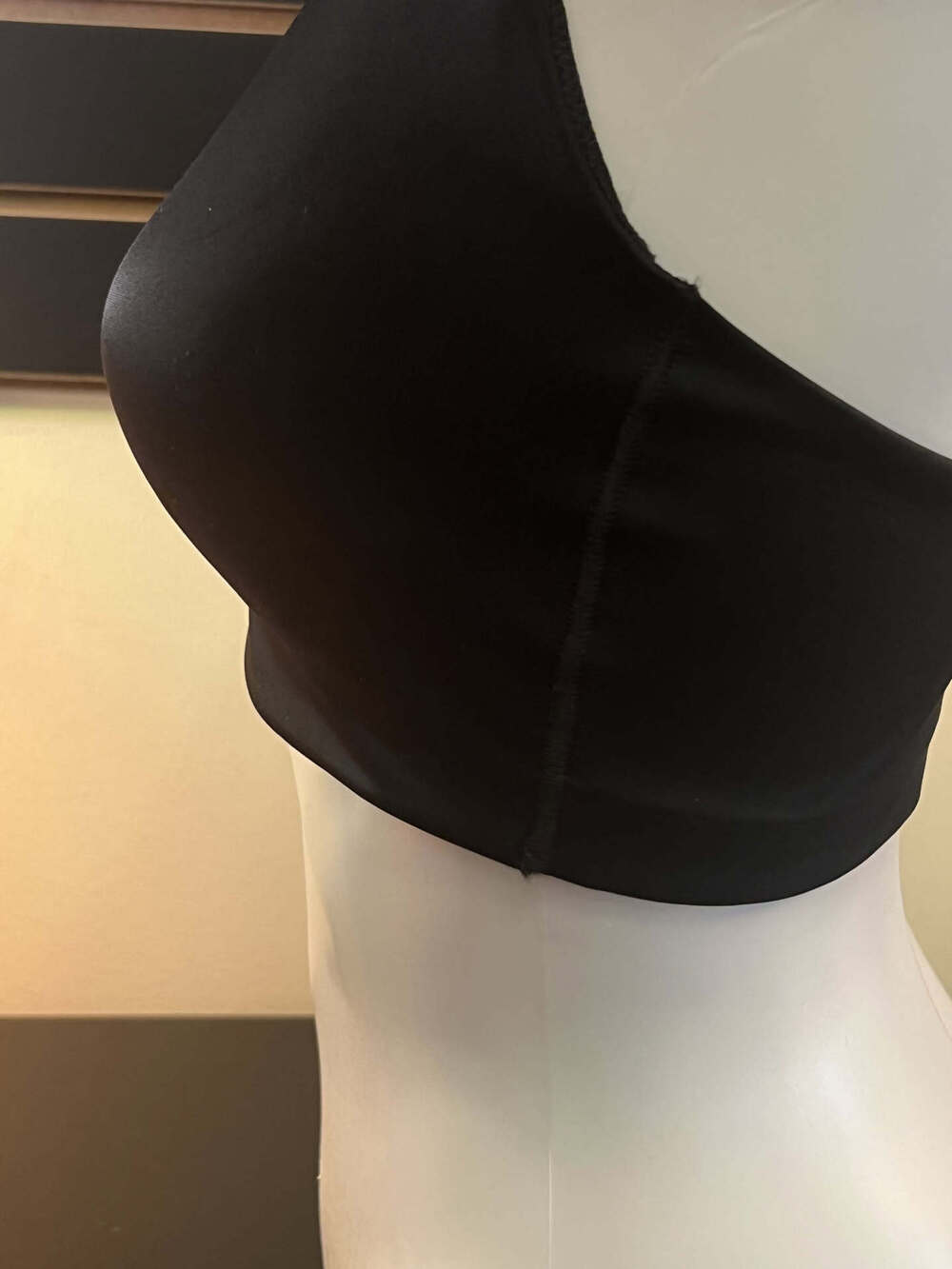 ✨ NWT SKIMS Shine Racer Back Bra Obsidian Black Size M ✨